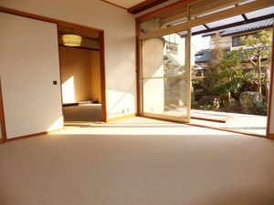 伏尾台3丁目戸建て 1階洋室.JPG